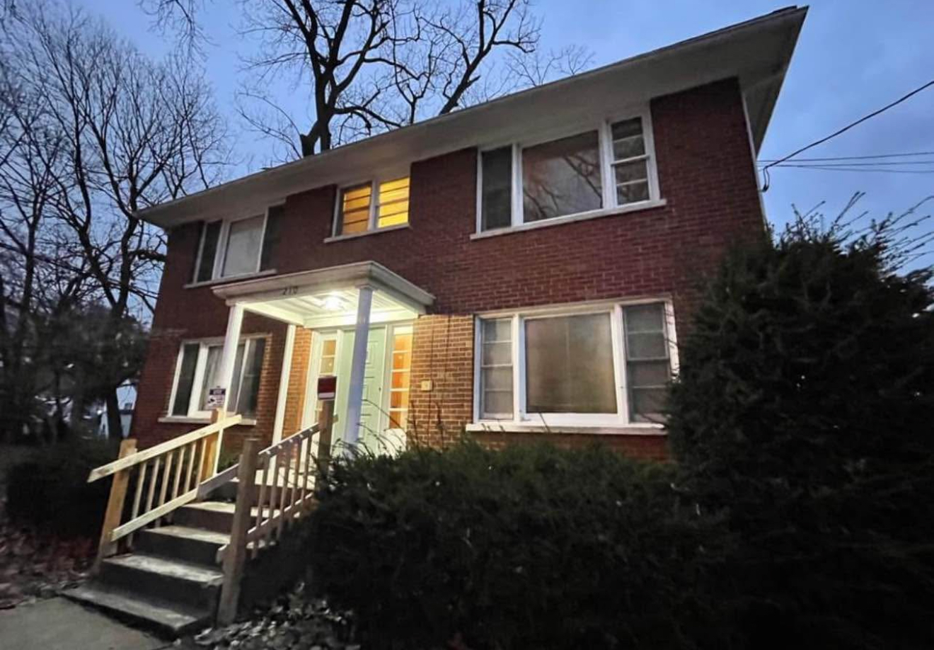 210 W Lansing Ave - 1